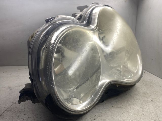 bontott MERCEDES-BENZ C-CLASS Bal Fényszóró