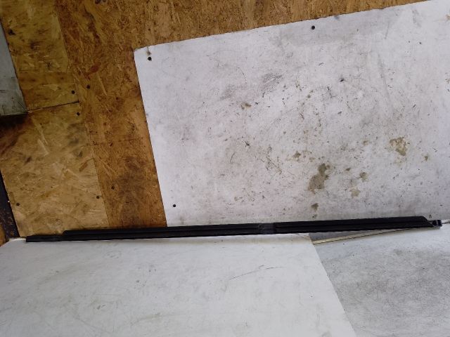 bontott MERCEDES-BENZ C-CLASS Bal hátsó Ablak Díszléc