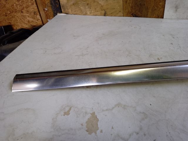 bontott MERCEDES-BENZ C-CLASS Bal hátsó Ablak Díszléc