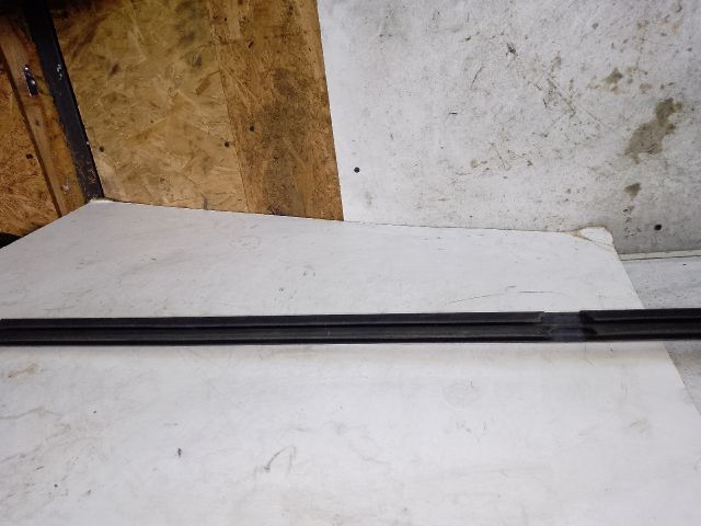 bontott MERCEDES-BENZ C-CLASS Bal hátsó Ablak Díszléc