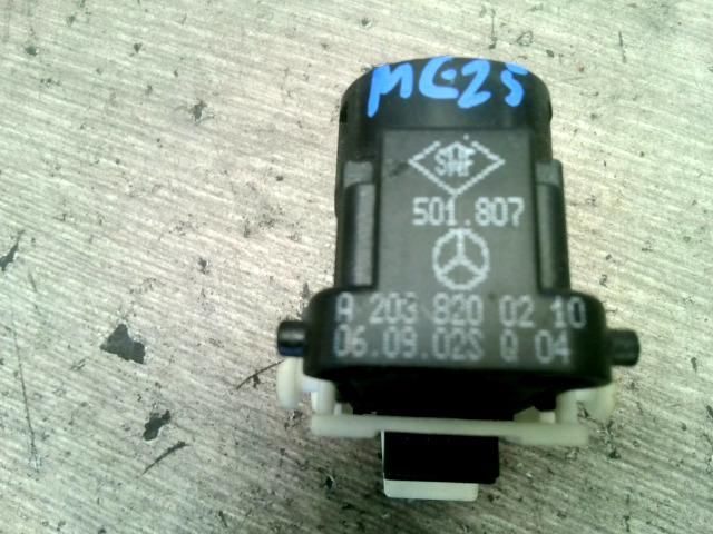 bontott MERCEDES-BENZ C-CLASS Bal hátsó Ablakemelő Kapcsoló