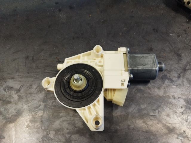 bontott MERCEDES-BENZ C-CLASS Bal hátsó Ablakemelő Motor