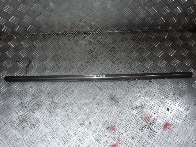 bontott MERCEDES-BENZ C-CLASS Bal hátsó Ajtó Díszléc