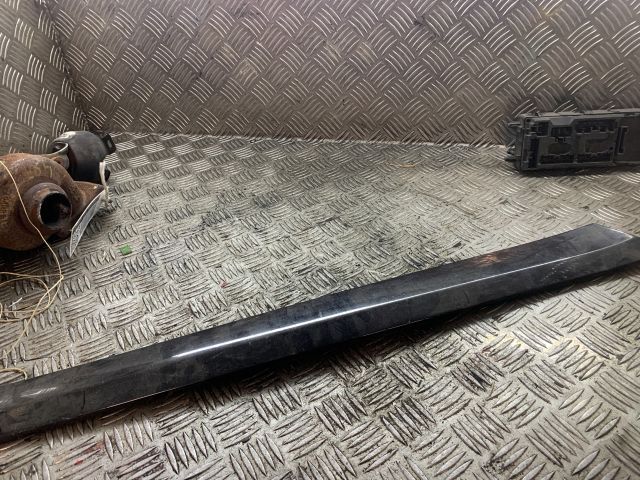 bontott MERCEDES-BENZ C-CLASS Bal hátsó Ajtó Díszléc