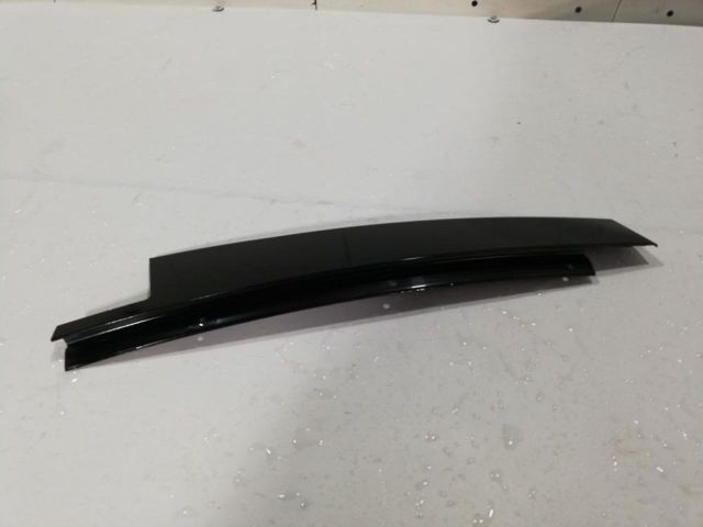 bontott MERCEDES-BENZ C-CLASS Bal hátsó Ajtó Díszléc