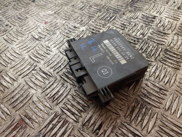 bontott MERCEDES-BENZ C-CLASS Bal hátsó Ajtó Vezérlőegység