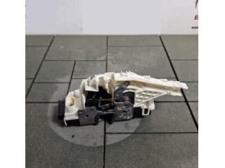 bontott MERCEDES-BENZ C-CLASS Bal hátsó Ajtózár