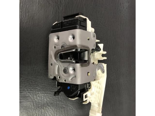 bontott MERCEDES-BENZ C-CLASS Bal hátsó Ajtózár