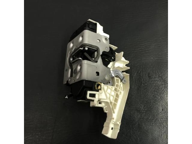 bontott MERCEDES-BENZ C-CLASS Bal hátsó Ajtózár