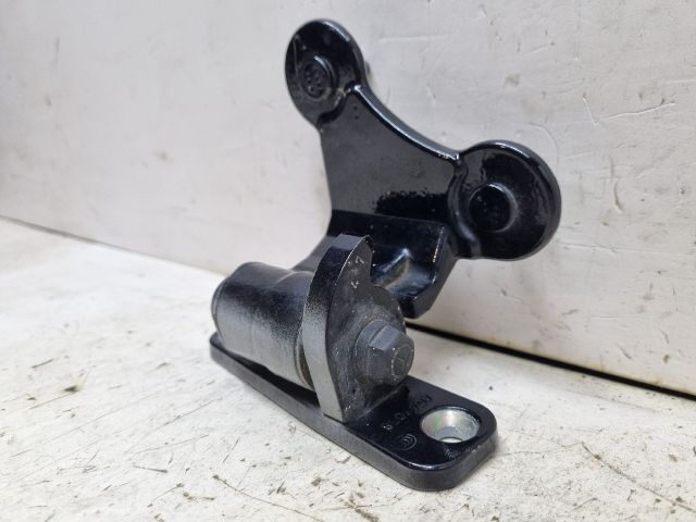 bontott MERCEDES-BENZ C-CLASS Bal hátsó Alsó Zsanér