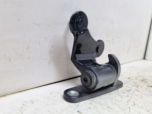 bontott MERCEDES-BENZ C-CLASS Bal hátsó Alsó Zsanér