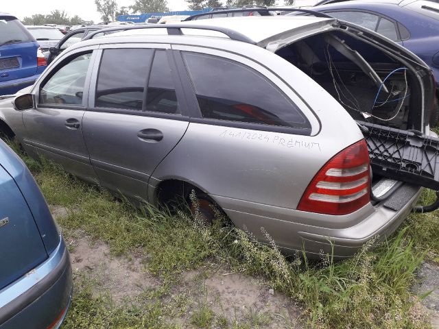 bontott MERCEDES-BENZ C-CLASS Bal hátsó Dobbetét (Kerékjárati, Műanyag)