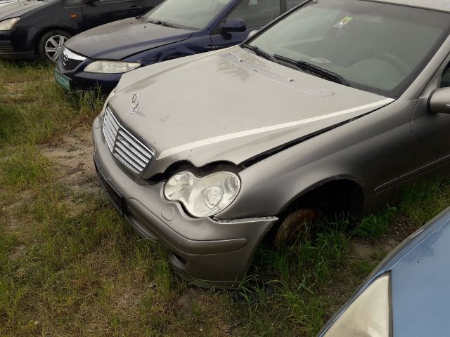 bontott MERCEDES-BENZ C-CLASS Bal hátsó Dobbetét (Kerékjárati, Műanyag)