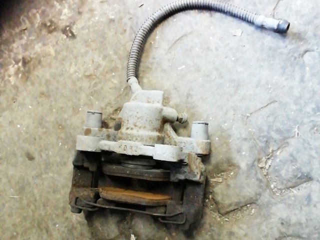 bontott MERCEDES-BENZ C-CLASS Bal hátsó Féknyereg Munkahengerrel