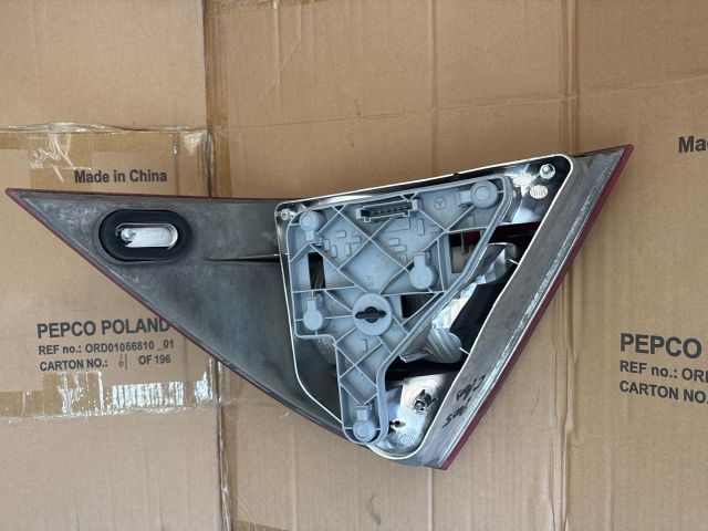 bontott MERCEDES-BENZ C-CLASS Bal Külső Hátsó Lámpa