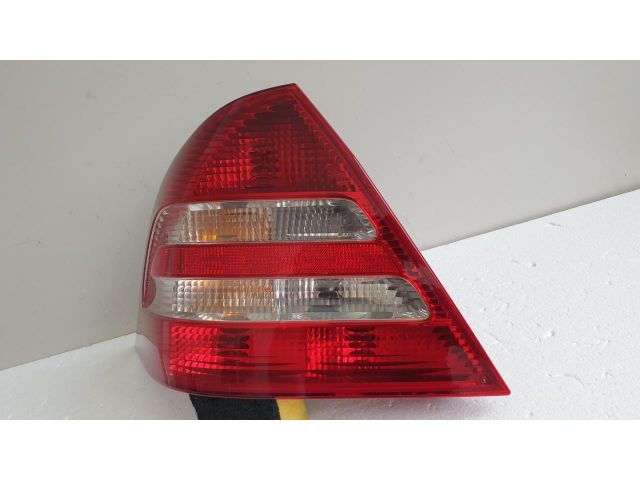 bontott MERCEDES-BENZ C-CLASS Bal Külső Hátsó Lámpa