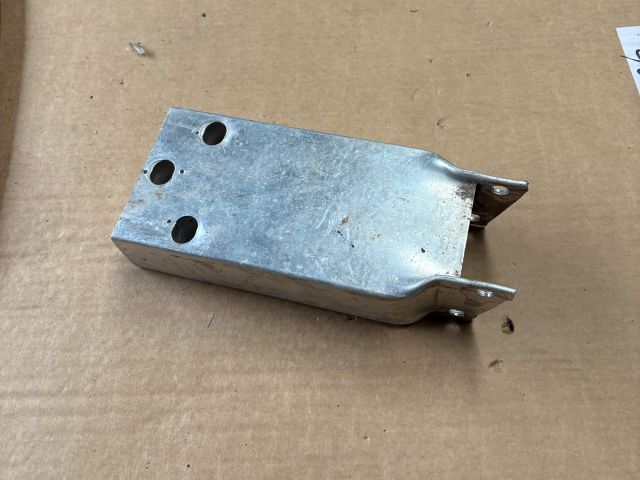 bontott MERCEDES-BENZ C-CLASS Bal Lökhárító Tartó Nyúlványvég