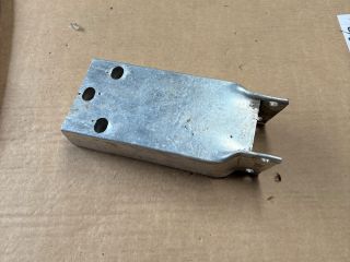 bontott MERCEDES-BENZ C-CLASS Bal Lökhárító Tartó Nyúlványvég