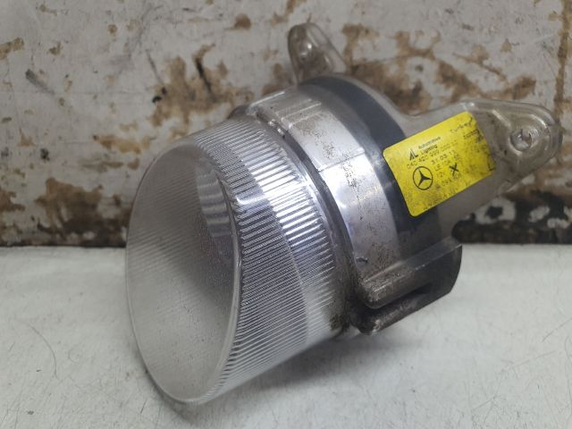 bontott MERCEDES-BENZ C-CLASS Bal Nappali Menetfény