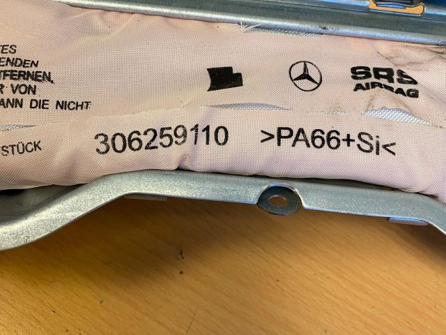 bontott MERCEDES-BENZ C-CLASS Bal Térdlégzsák