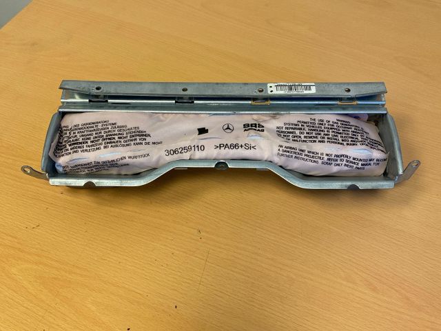 bontott MERCEDES-BENZ C-CLASS Bal Térdlégzsák