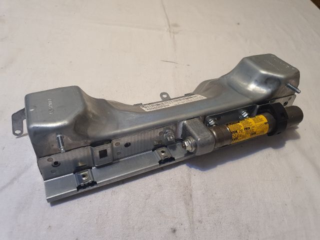 bontott MERCEDES-BENZ C-CLASS Bal Térdlégzsák