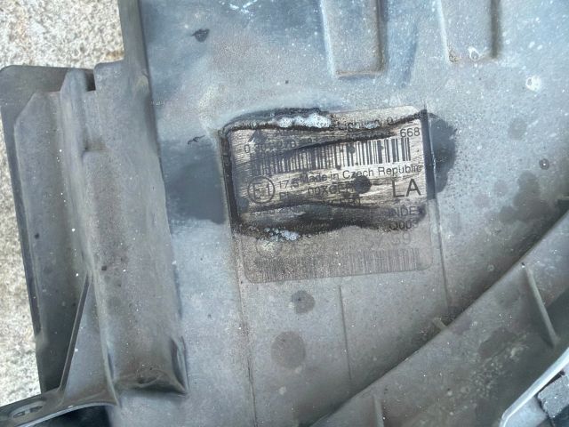 bontott MERCEDES-BENZ C-CLASS Bal Xenon Fényszóró