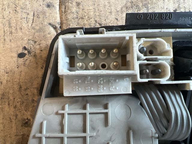 bontott MERCEDES-BENZ C-CLASS Beltér Világítás Első