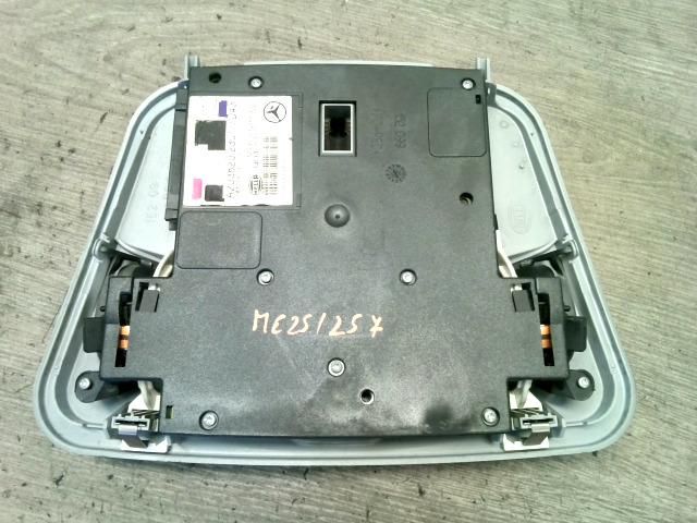 bontott MERCEDES-BENZ C-CLASS Beltér Világítás Első