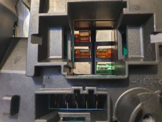 bontott MERCEDES-BENZ C-CLASS Biztosítéktábla Csomagtér