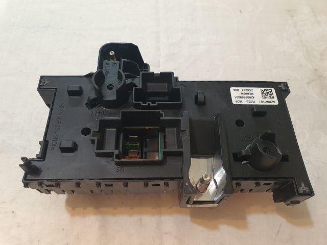 bontott MERCEDES-BENZ C-CLASS Biztosítéktábla Csomagtér