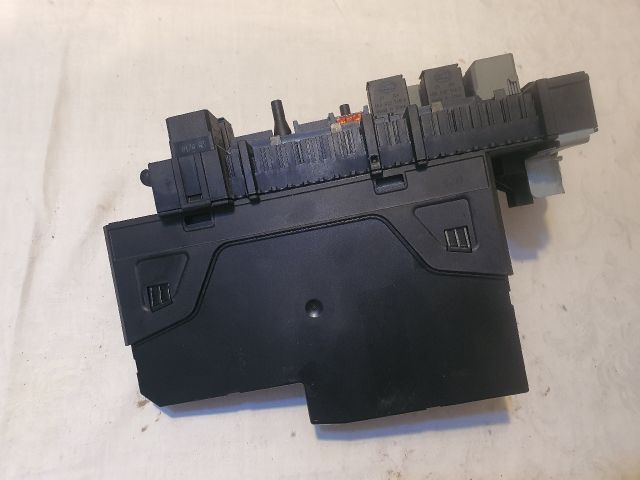 bontott MERCEDES-BENZ C-CLASS Biztosítéktábla Csomagtér