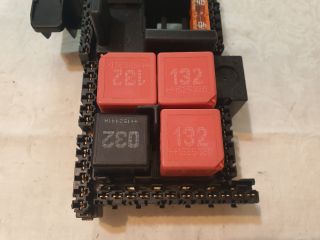 bontott MERCEDES-BENZ C-CLASS Biztosítéktábla Csomagtér