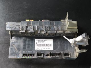 bontott MERCEDES-BENZ C-CLASS Biztosítéktábla Csomagtér