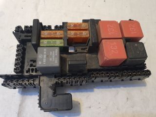 bontott MERCEDES-BENZ C-CLASS Biztosítéktábla Csomagtér