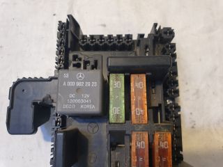 bontott MERCEDES-BENZ C-CLASS Biztosítéktábla Csomagtér