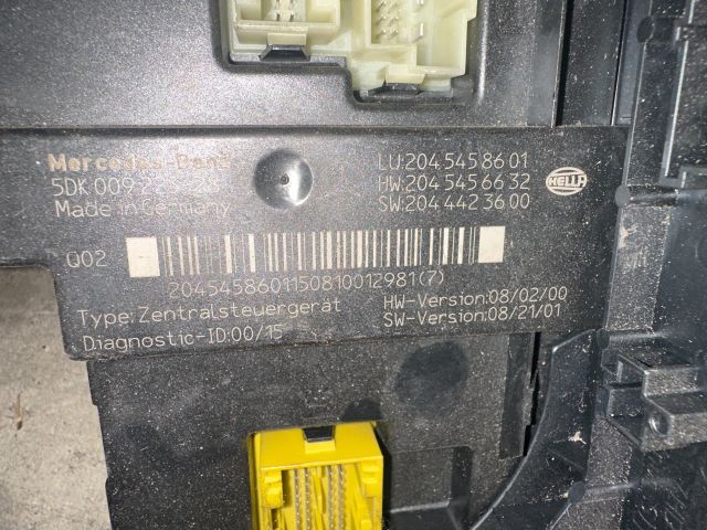 bontott MERCEDES-BENZ C-CLASS Biztosítéktábla Csomagtér