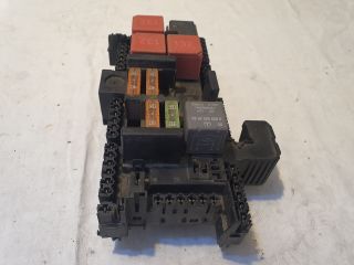 bontott MERCEDES-BENZ C-CLASS Biztosítéktábla Csomagtér