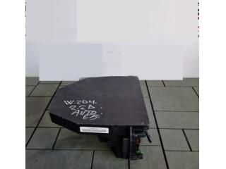 bontott MERCEDES-BENZ C-CLASS Biztosítéktábla Csomagtér