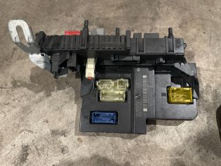 bontott MERCEDES-BENZ C-CLASS Biztosítéktábla Csomagtér