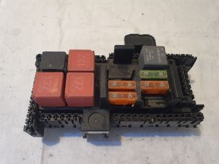 bontott MERCEDES-BENZ C-CLASS Biztosítéktábla Csomagtér