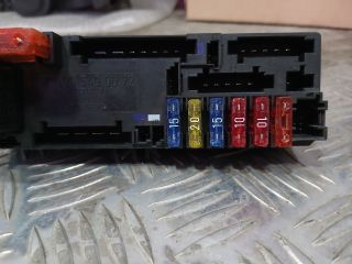 bontott MERCEDES-BENZ C-CLASS Biztosítéktábla Doboz