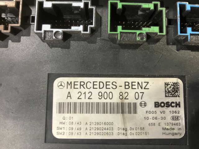 bontott MERCEDES-BENZ C-CLASS Biztosítéktábla Motortér