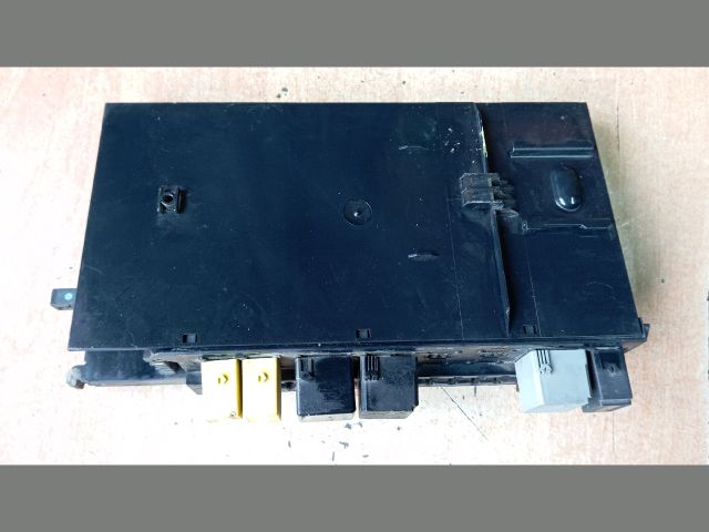 bontott MERCEDES-BENZ C-CLASS Biztosítéktábla Utastér