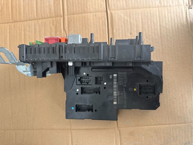 bontott MERCEDES-BENZ C-CLASS Biztosítéktábla Utastér