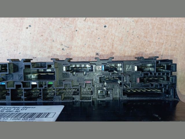 bontott MERCEDES-BENZ C-CLASS Biztosítéktábla Utastér