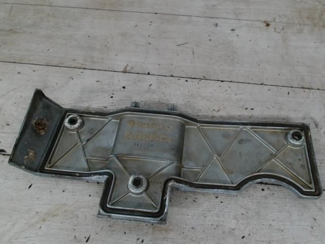 bontott MERCEDES-BENZ C-CLASS Felső Motorburkolat