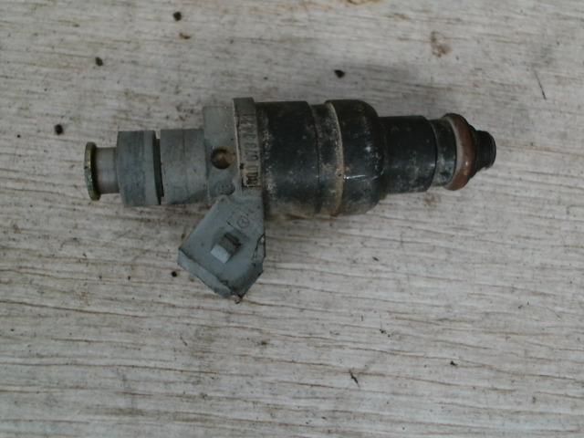 bontott MERCEDES-BENZ C-CLASS Porlasztó (1 db)