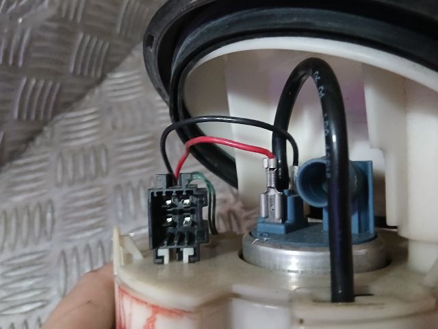 bontott MERCEDES-BENZ C-CLASS Üzemanyag Szivattyú