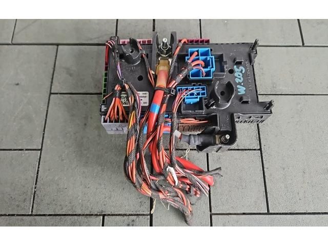 bontott MERCEDES-BENZ C-CLASS Biztosítéktábla Motortér